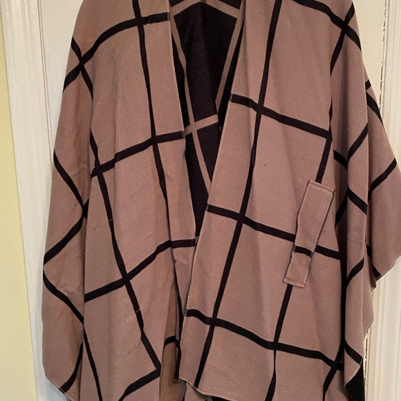 Reversible wrap. - Picture 5 of 5